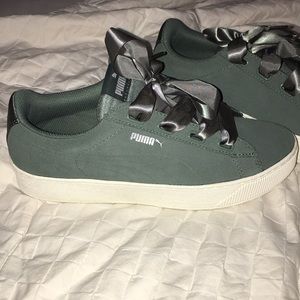 Puma Platform Green Ribbon Sneakers w/ memory foam